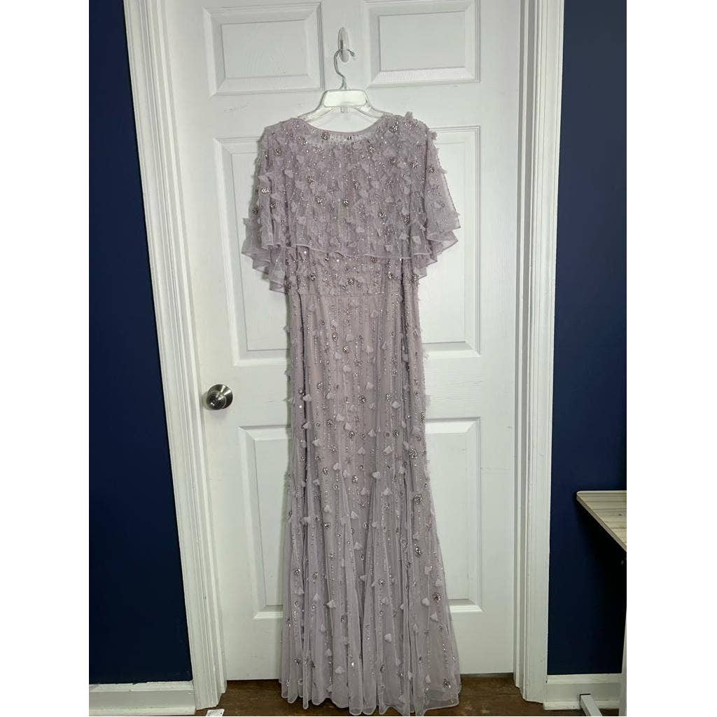 MAC DUGGAL Beaded Floral Appliqué Tulle Capelet Gown In Vintage Lilac