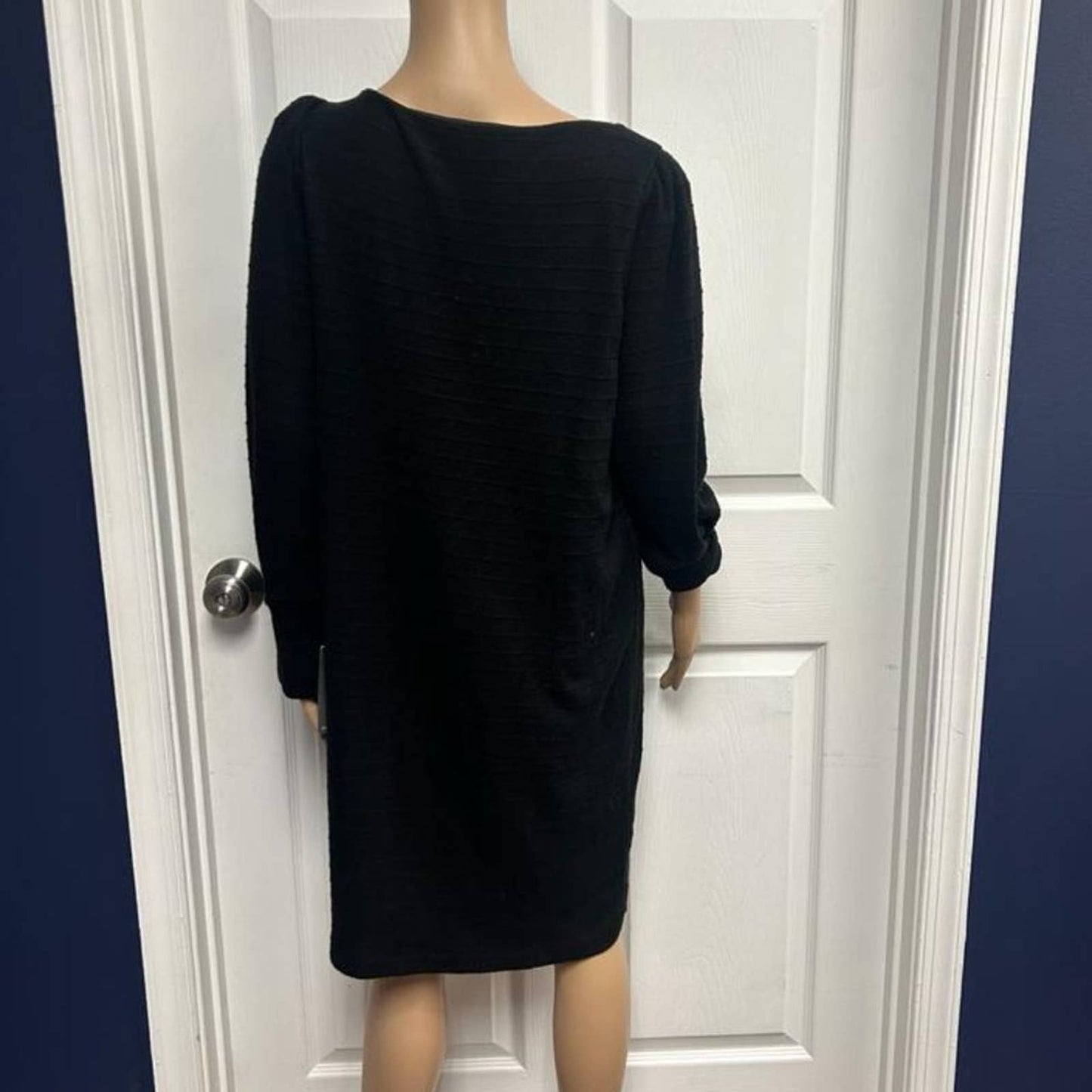 LONG SLEEVE BLACK SHEATH DRESS