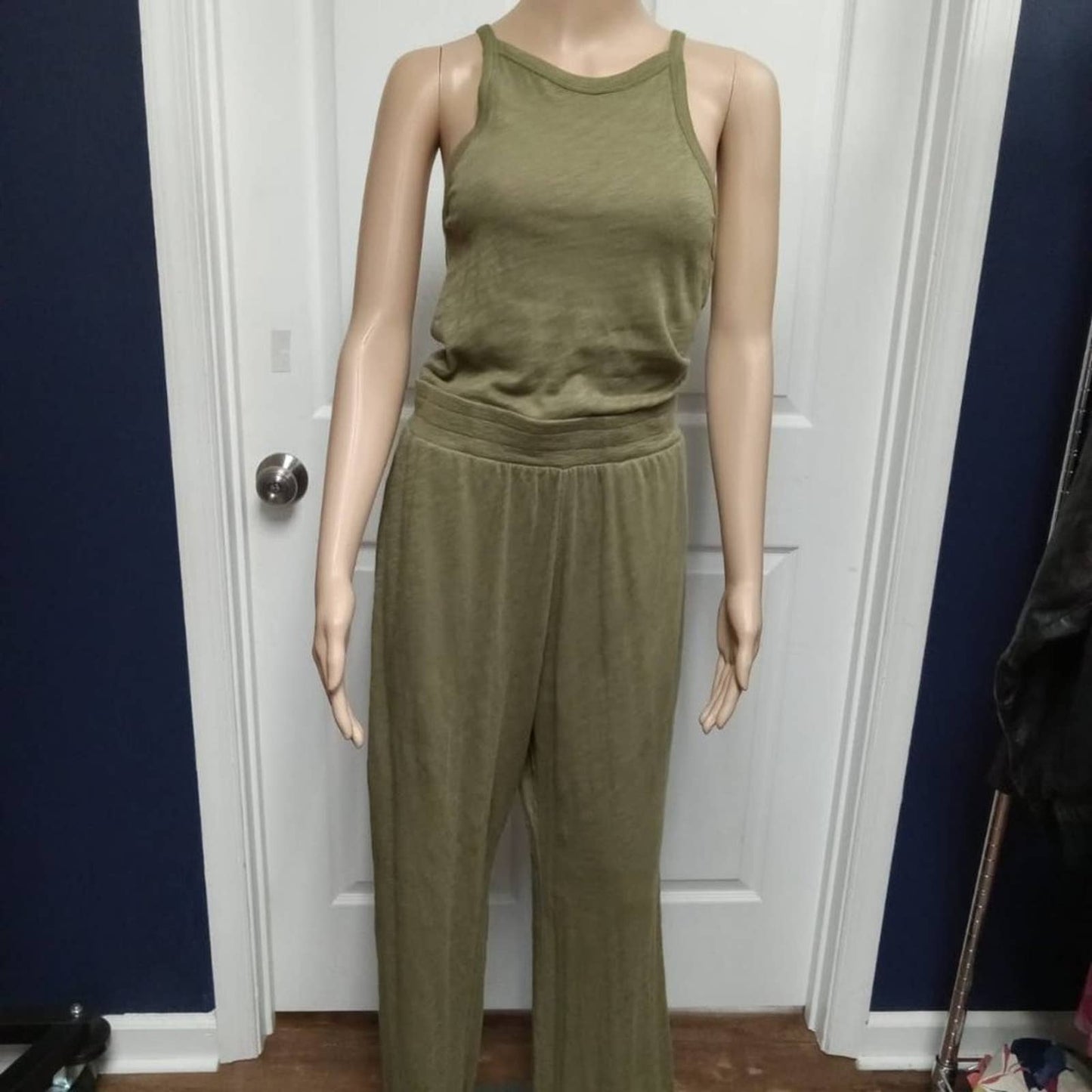 WIDE LEG SLEEVELESS JUMPSUIT