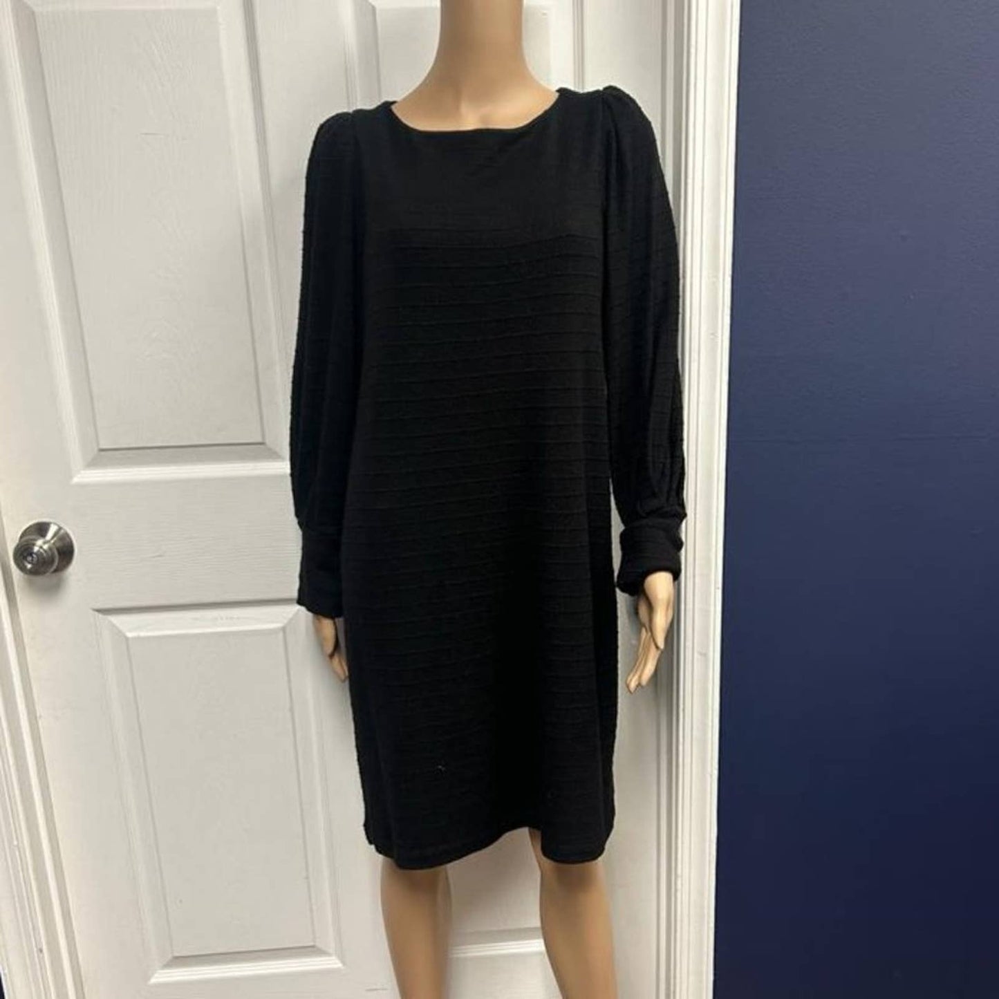 LONG SLEEVE BLACK SHEATH DRESS