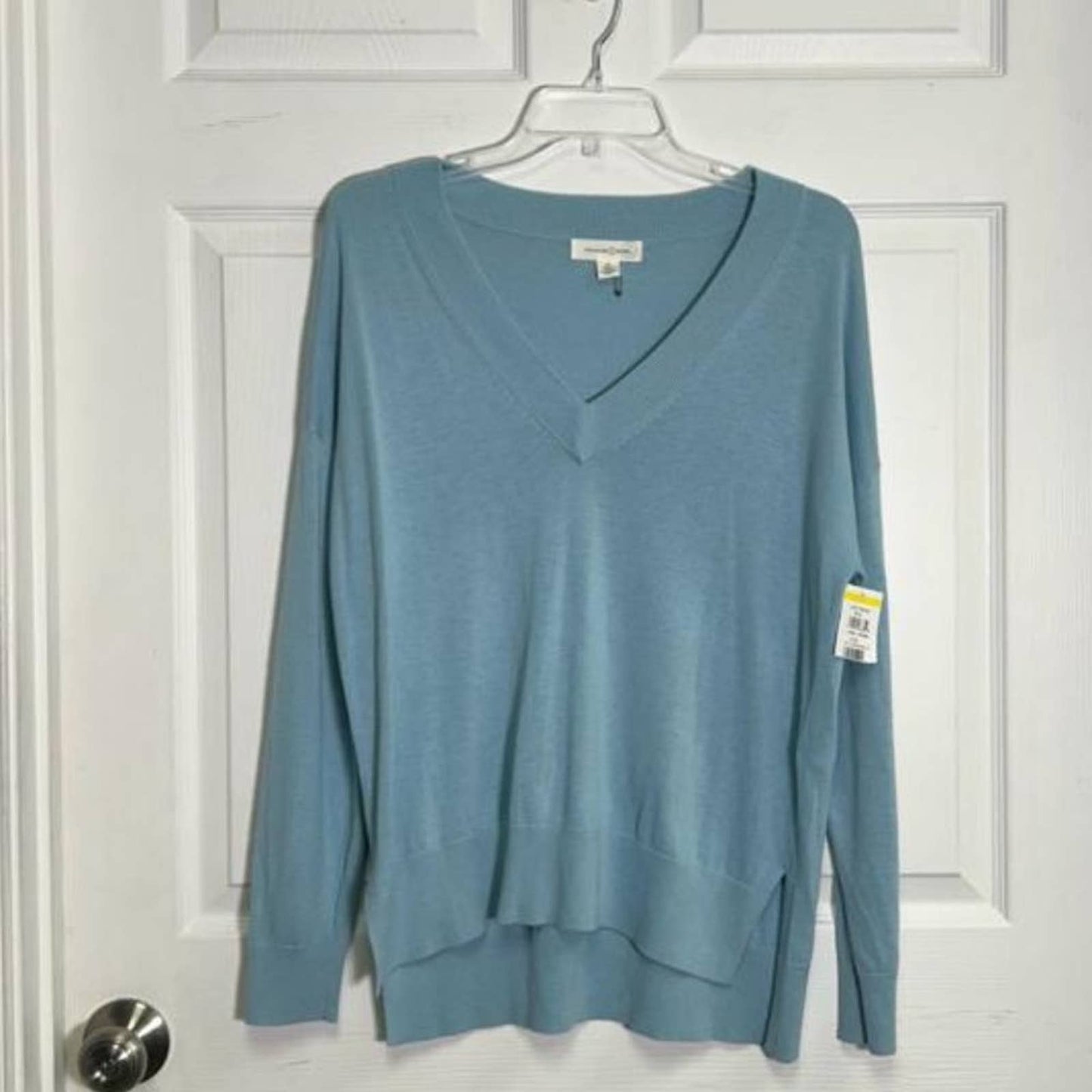 TREASURE & BOND V-NECK SWEATER