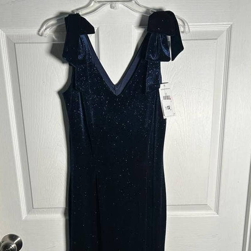 V-Front Sparkle Gown Navy