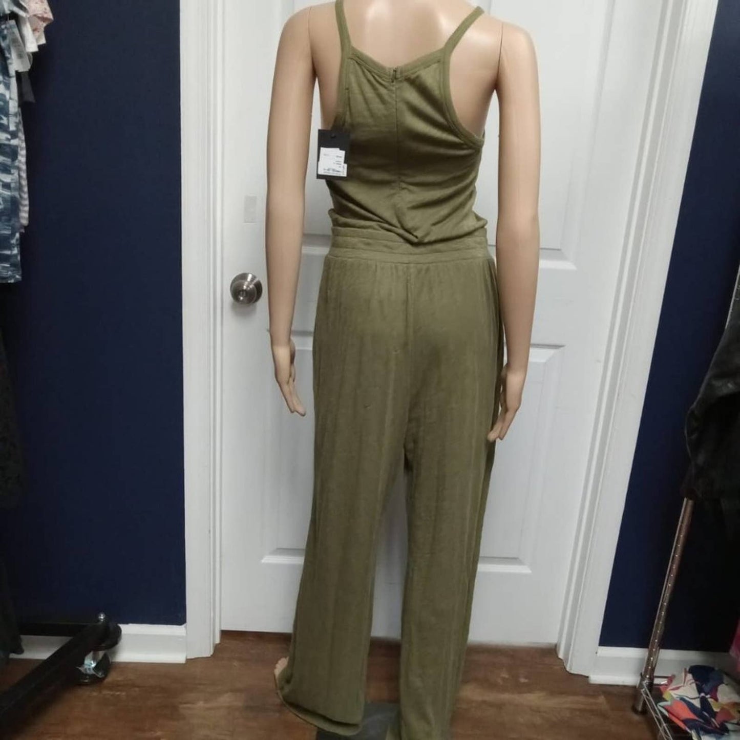 WIDE LEG SLEEVELESS JUMPSUIT