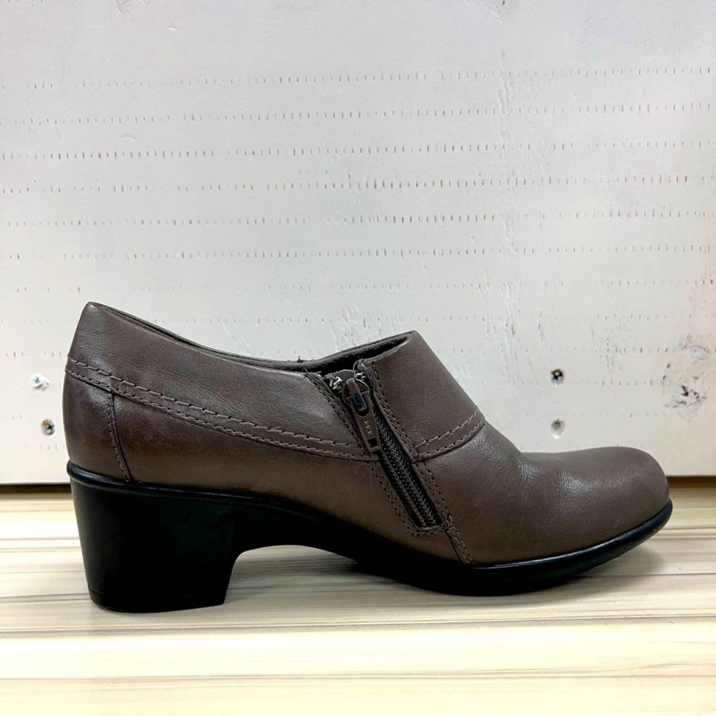 Clarks Collection  Genette Curve Leather Bootie Shoes.