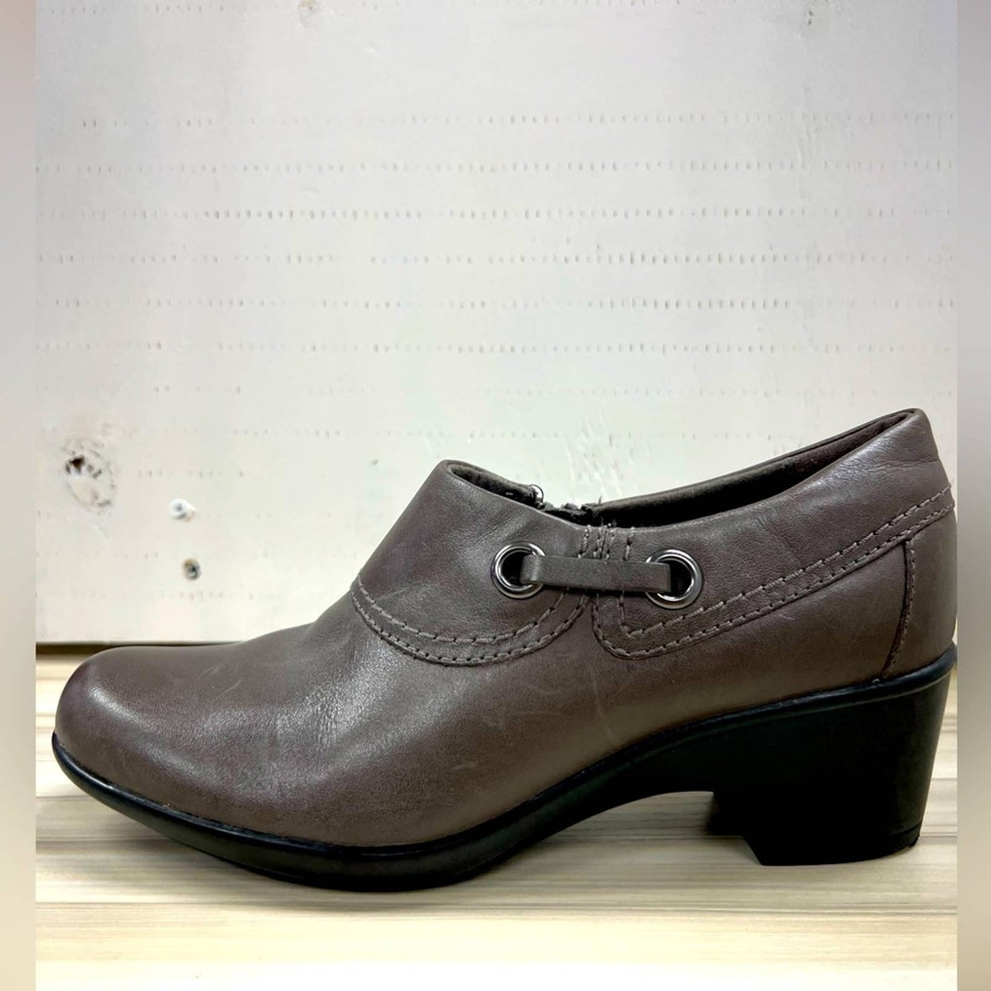 Clarks Collection  Genette Curve Leather Bootie Shoes.