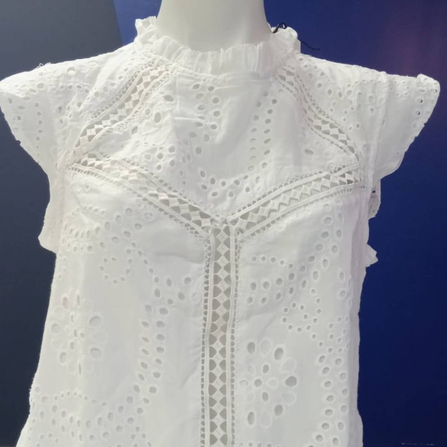 SANCTUARY WHITE GEO TRIM EYELET BLOUSE NWOT